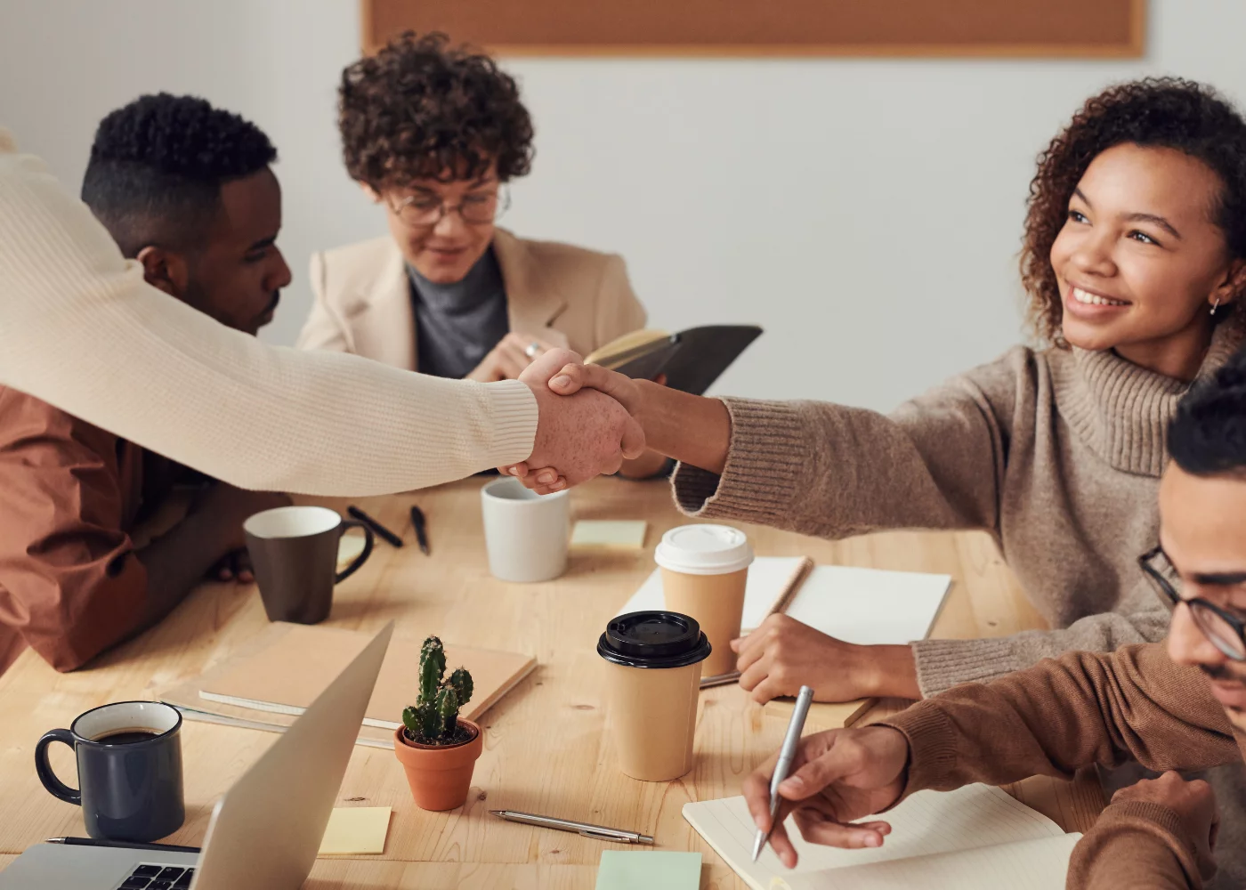 Diversity Hiring Goals 2024: Examples, Check Goals, Measurables